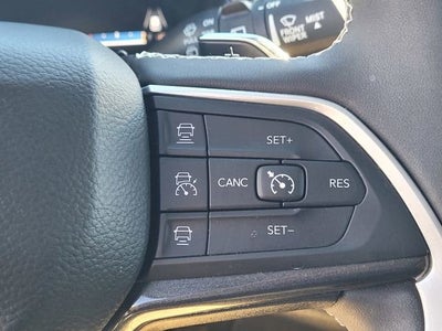 2023 Jeep Grand Cherokee L Laredo 4x2