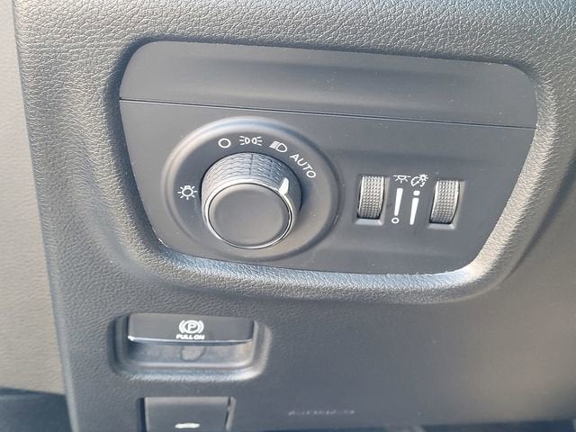 2023 Jeep Grand Cherokee L Laredo 4x2