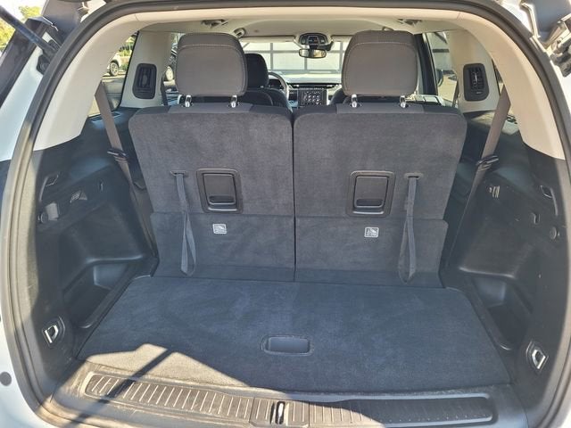 2023 Jeep Grand Cherokee L Laredo 4x2