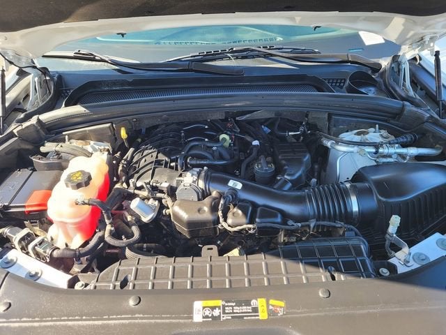 2023 Jeep Grand Cherokee L Laredo 4x2