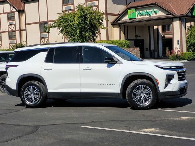 2024 Chevrolet Traverse LT