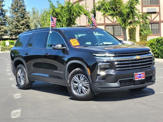 2024 Chevrolet Traverse LT