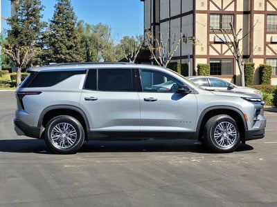 2024 Chevrolet Traverse LT