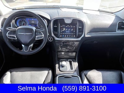 2022 Chrysler 300 Touring L