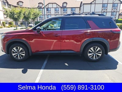 2022 Nissan Pathfinder SL