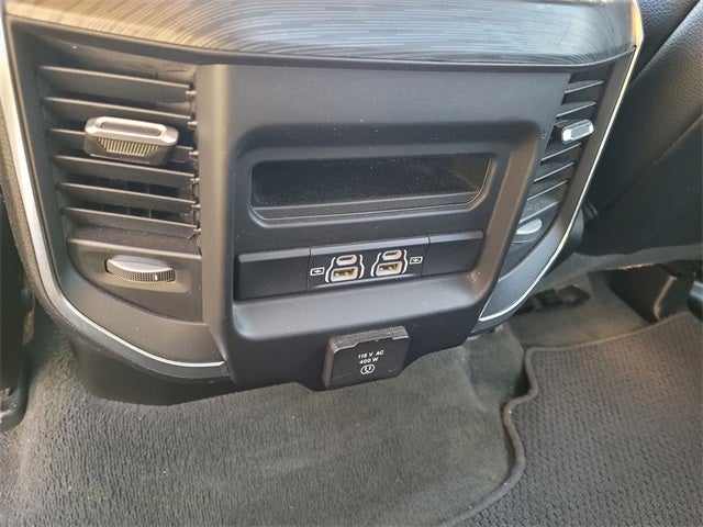 2024 RAM 1500 Laramie Crew Cab 4x2 5'7' Box