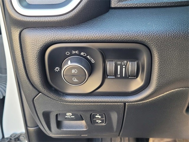 2025 RAM 1500 Big Horn Crew Cab 4x4 5'7' Box