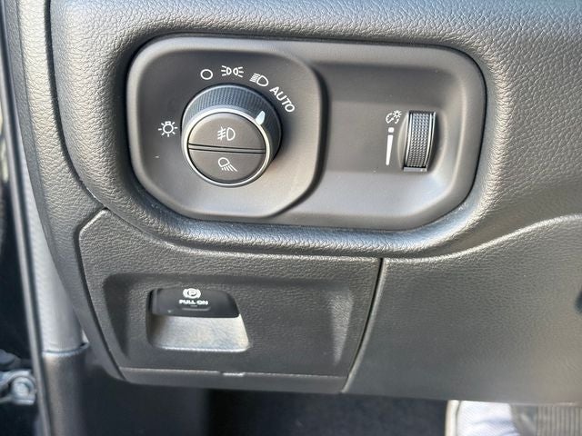 2023 RAM 1500 Big Horn Quad Cab 4x4 6'4' Box