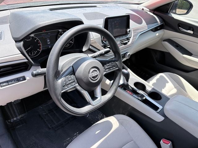 2025 Nissan Altima SV FWD