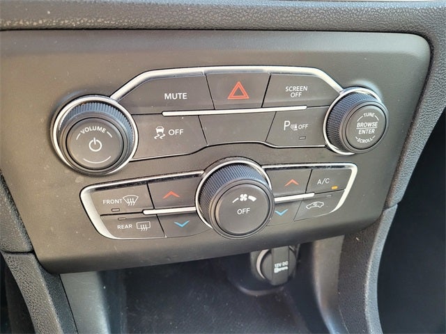 2022 Dodge Charger SXT RWD