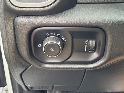 2024 RAM 3500 Tradesman Crew Cab 4x4 6'4' Box