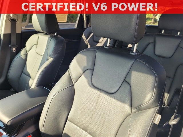 2025 Kia Telluride SX Captain's Chairs Pkg.