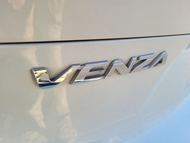 2021 Toyota Venza LE HYBRID