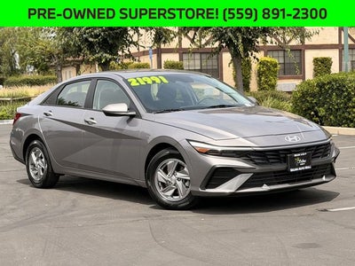 2025 Hyundai Elantra SE