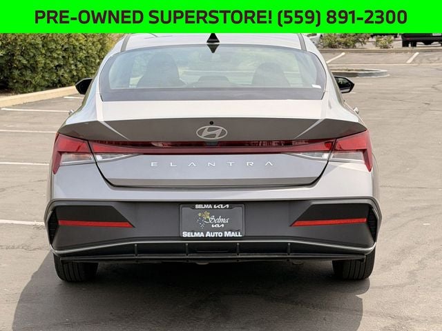 2025 Hyundai Elantra SE
