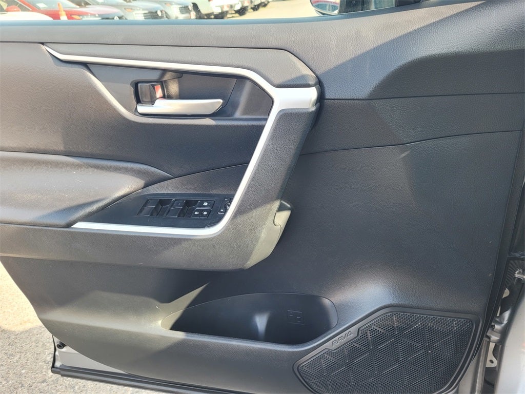 2019 Toyota RAV4 Hybrid XLE