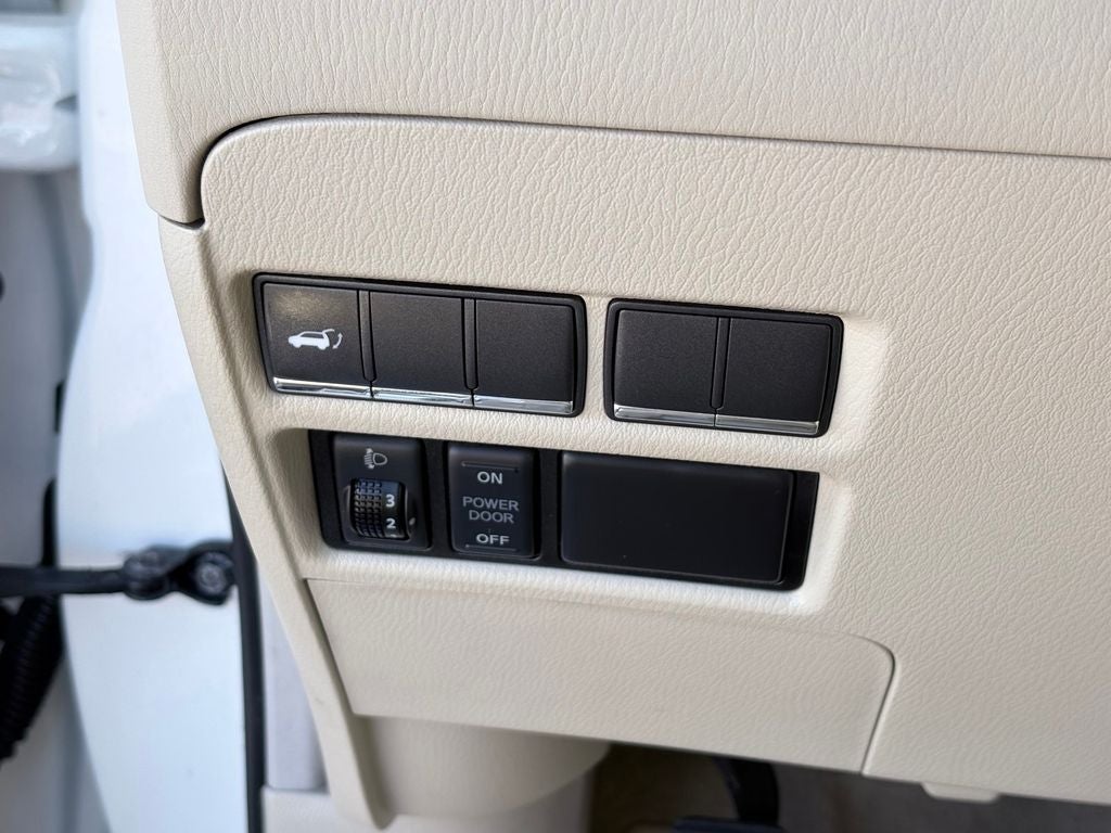 2016 INFINITI QX80 Base