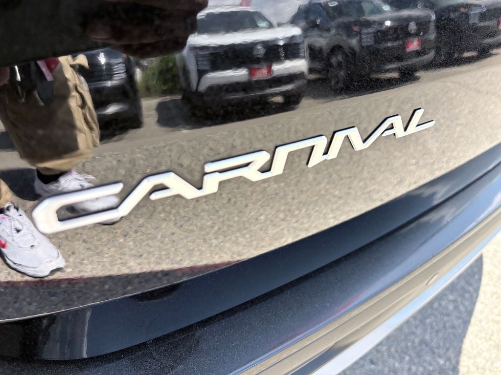 2024 Kia Carnival LX