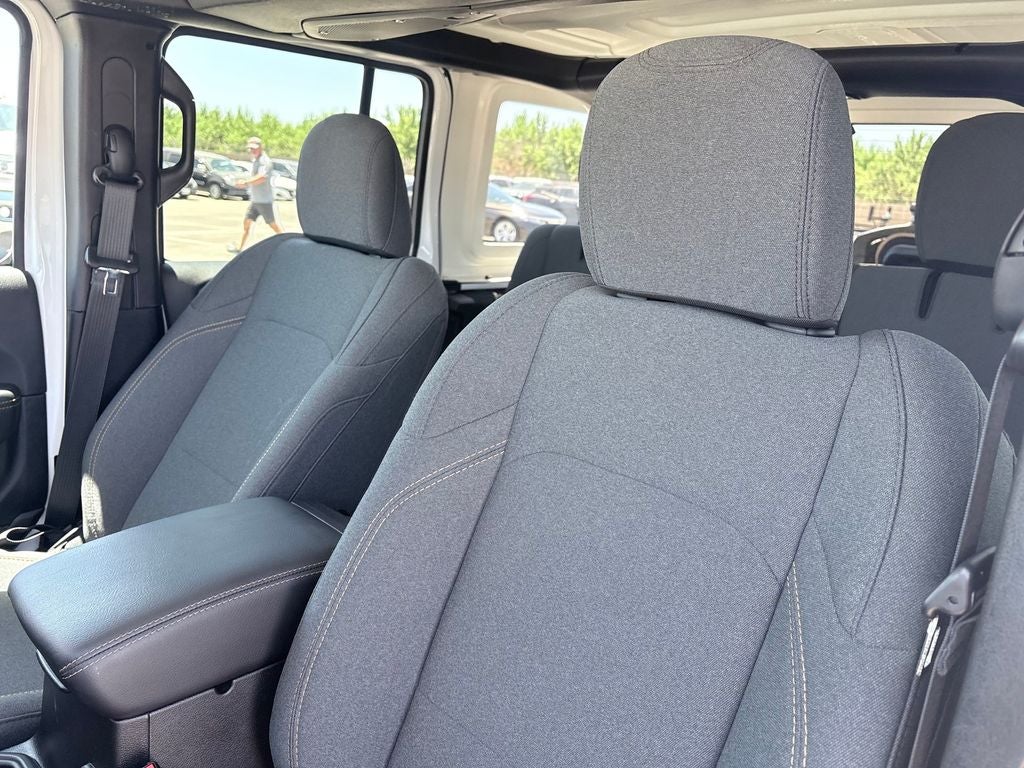 2025 Jeep Wrangler Sahara 4xe