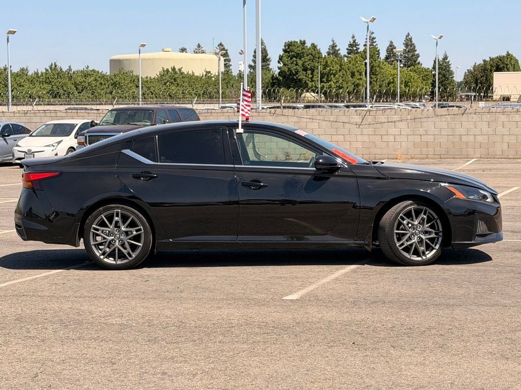 2023 Nissan Altima 2.0 SR