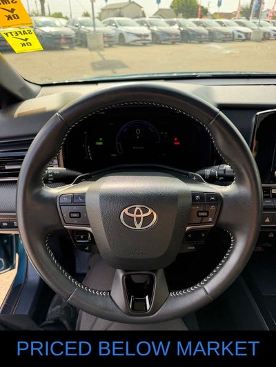 2025 Toyota Camry SE
