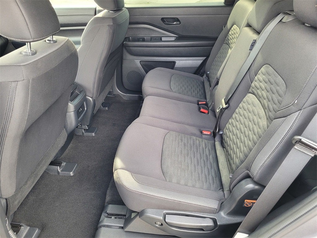 2025 Nissan Pathfinder S