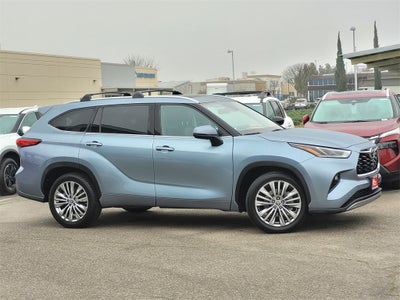 2022 Toyota Highlander Platinum