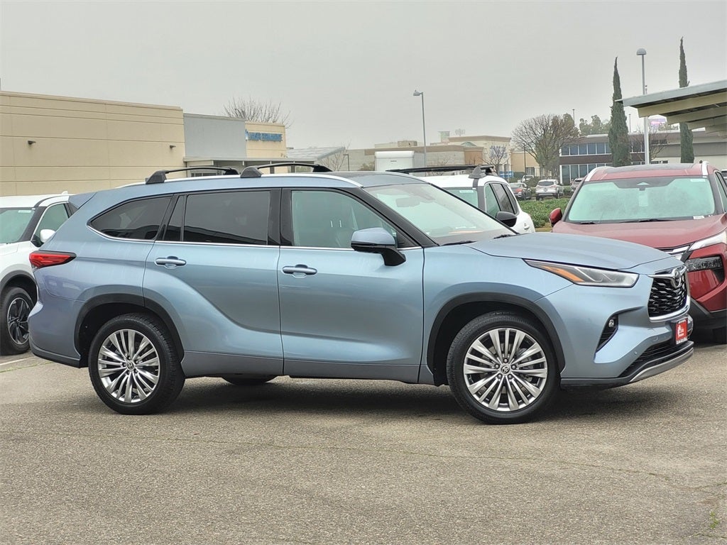 2022 Toyota Highlander Platinum