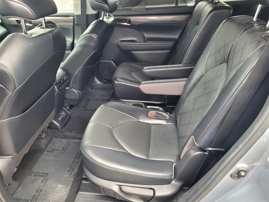 2022 Toyota Highlander Platinum